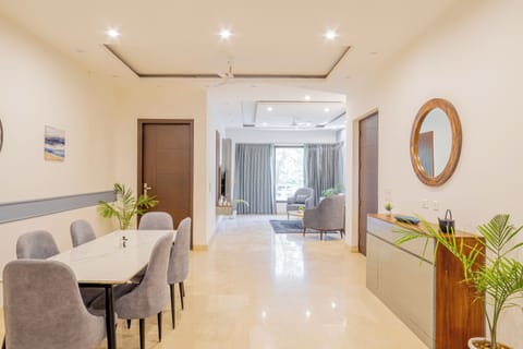 Studio, City View | Living area