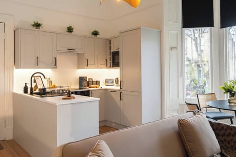 69e3108d-ce4b-47d6-a728-dbb10257b6cf