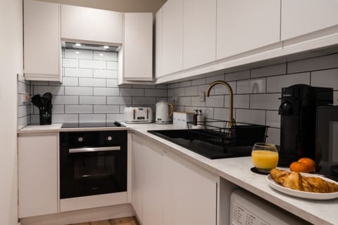 ffea4383-cd9b-4511-ba0e-acf59f7a3eb3