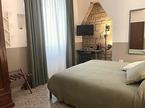 Classic Room, City View | Desk, free WiFi