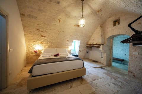 Luxury Suite, Balcony, City View | Frette Italian sheets, premium bedding, down comforters, pillowtop beds