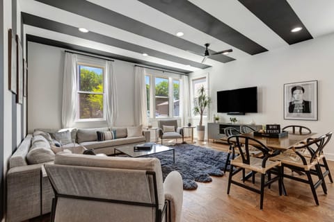 *Enjoy this beautiful new townhome near Wedgewood Houston and only a short 2 mile Uber/Lyft to all the Lower Broadway Bars!