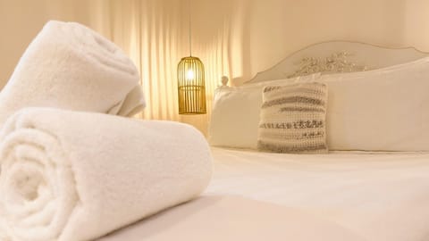 Hideaway_Bed_02sm