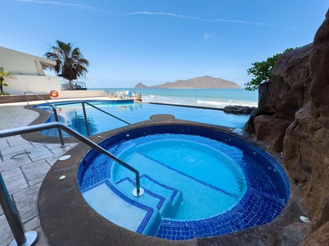 Pool view to SW