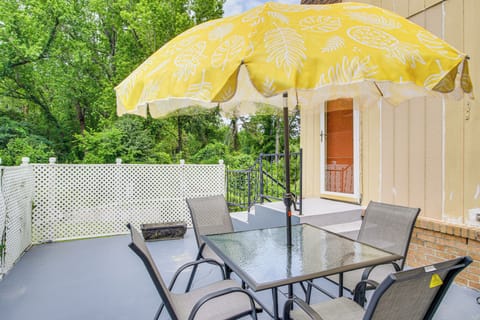 Orangeburg Vacation Rental | 3BR | 2BA | 1,276 Sq Ft | 4 Steps Required