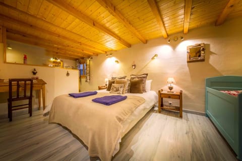 Chalet Ancêtre (3 Bedrooms) | Premium bedding, in-room safe, individually decorated