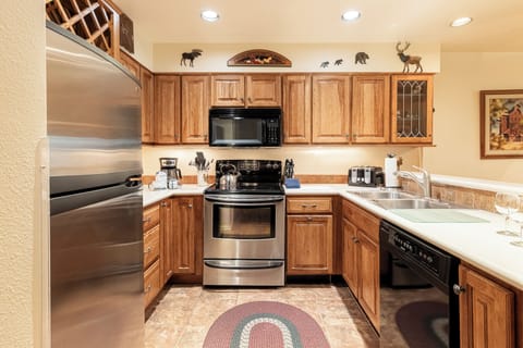 Fully Equipped Kitchen with Stainless Steel Appliances