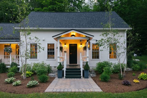 Mile Away — a restored 5-bedroom farmhouse with EV chargers, ensuite baths with heated floors, premium linens, and luxury touches. Just minutes from Stowe Village, slopes, trails, and the iconic Matterhorn après-ski spot.