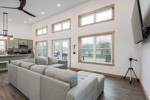 60b8fe83-cd75-45d5-b0b4-2c90f1a31634