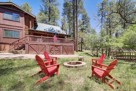 Pine Vacation Rental | 3BR | 2BA | 1,604 Sq Ft | 3 Steps to Enter