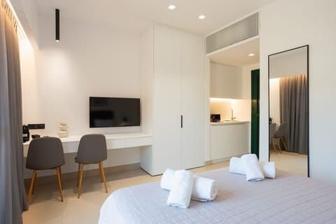 Deluxe Double or Twin Room, Pool View | In-room safe, blackout drapes, free WiFi, wheelchair access