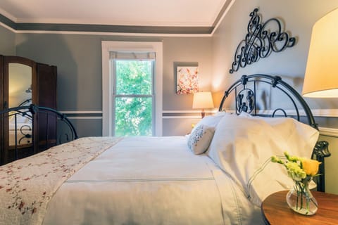 Standard Room | Egyptian cotton sheets, premium bedding, pillowtop beds