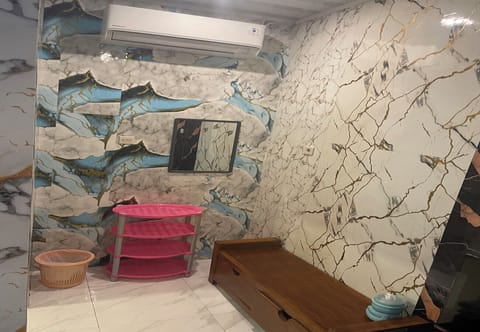 Deluxe Twin Room | Living area