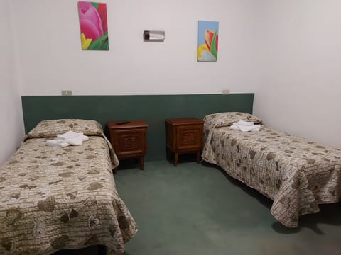 Basic Twin Room | Free WiFi