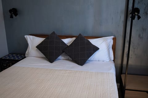 Desk, laptop workspace, free WiFi