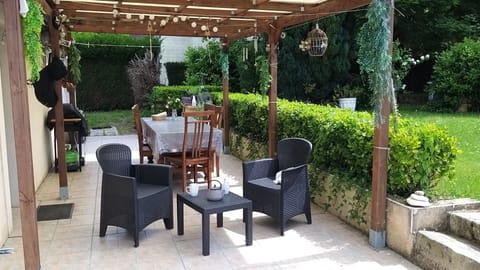 Standard Double or Twin Room, 1 Queen Bed, Garden View | Terrace/patio