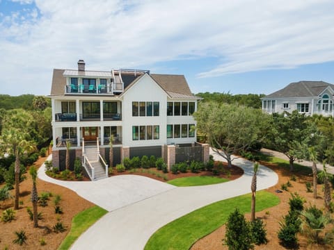 House, Multiple Bedrooms | Exterior