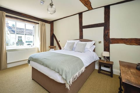 Suite | Iron/ironing board, free WiFi