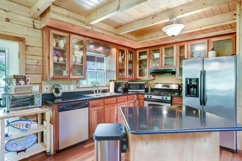 Kitchen island to make prep work easy!