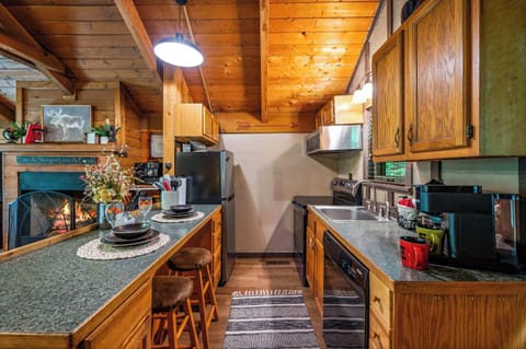 Our fully equipped kitchen has everything you need for a comfortable and convenient cabin stay!