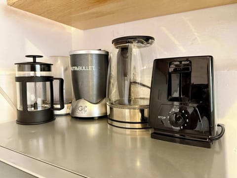 Cocina (Nutribullet, cafetera y tostadora)