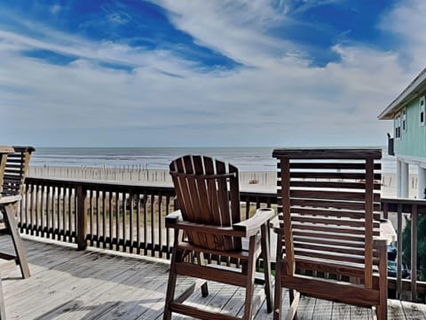 House (3 Bedrooms) | Property amenity