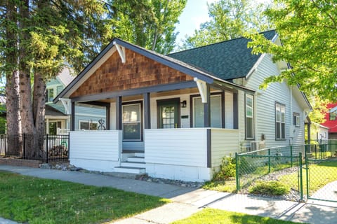 Welcome to Downtown Montana Dream | Exterior