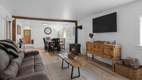 Skyles Lake Escape (8548)