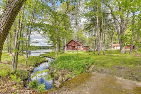 Hatfield Vacation Rental | 3BR | 1.5BA | Stairs Required | 1,450 Sq Ft