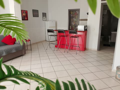 Comfort Room | Living area