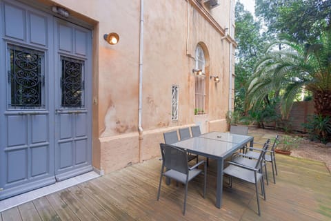 Balcony / Terrace / Patio