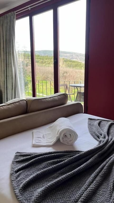 Classic Double Room | Desk, laptop workspace, cribs/infant beds, rollaway beds