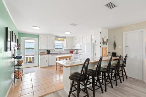 Signature House, 5 Bedrooms, Patio, Beach View | In-room dining