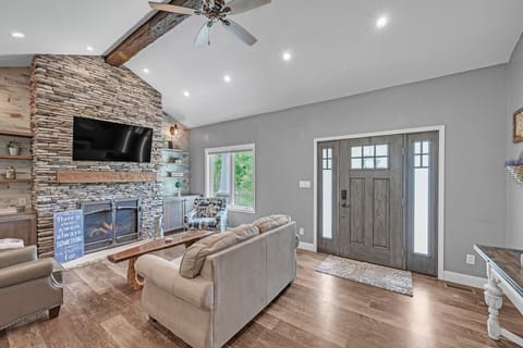 House, 3 Bedrooms | Living area | Smart TV, streaming services
