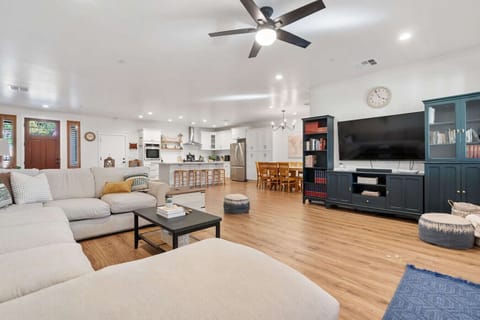 Huge living room with enough seating for everyone! Great for movie nights!