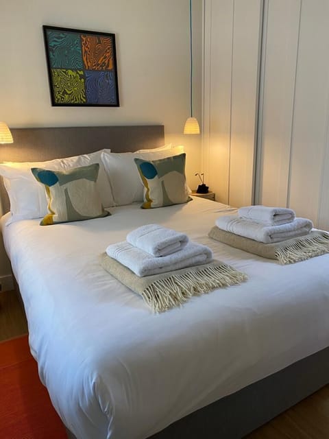 Cotton percale Sheets. Towels provided.