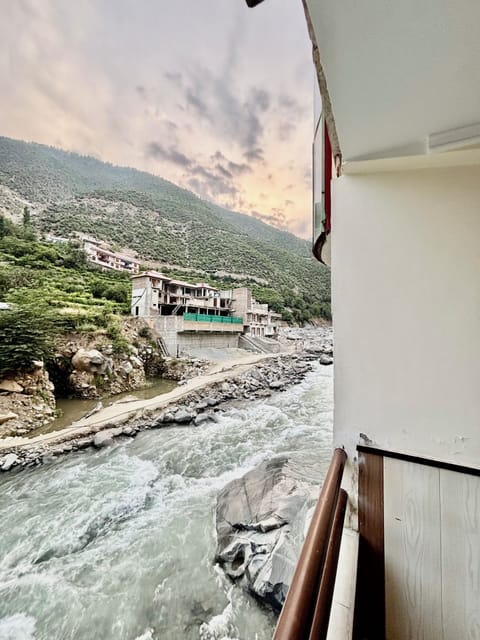 Deluxe Room, Balcony, Mountain View | Balcony view