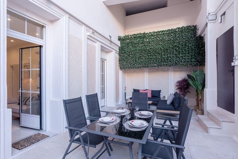 Balcony / Terrace / Patio