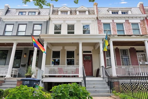 Welcome to vibrant Bloomingdale, in the heart of the city!
