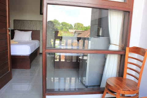 Deluxe Studio | Premium bedding, pillowtop beds, in-room safe, desk