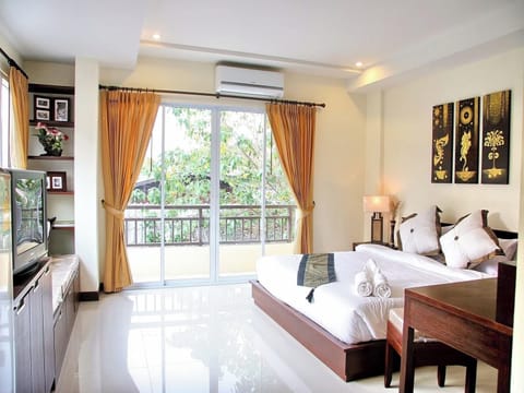 Superior Double Room | Desk, free WiFi, bed sheets