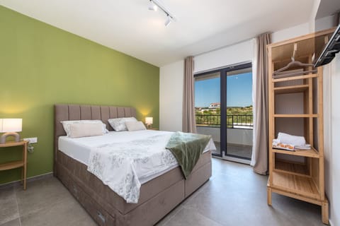 Cribs (free), rollaway beds (free), bed sheets