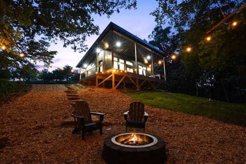 Outdoor fire pit perfect for s'mores & stargazing!