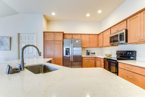 House (3 Bedrooms) | Interior