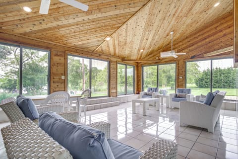 House (5 Bedrooms) | Interior