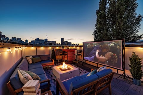 Whether it’s a rom-com, thriller, or classic flick, this rooftop setup brings the magic. Bring snacks, grab a blanket, and settle in—it’s showtime.