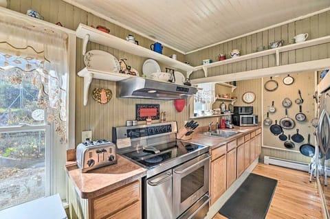 Indoors, Kitchen, Home Decor, Cooktop, Architecture