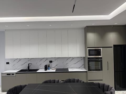 Deluxe Penthouse, Sea View | Private kitchen | Fridge, dishwasher, cookware/dishes/utensils