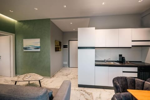 Deluxe Apartment, Mountain View | Private kitchen | Fridge, dishwasher, cookware/dishes/utensils