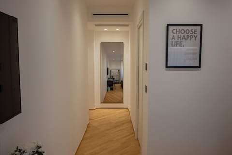 Cosy 2 | Premium bedding, memory foam beds, minibar, desk